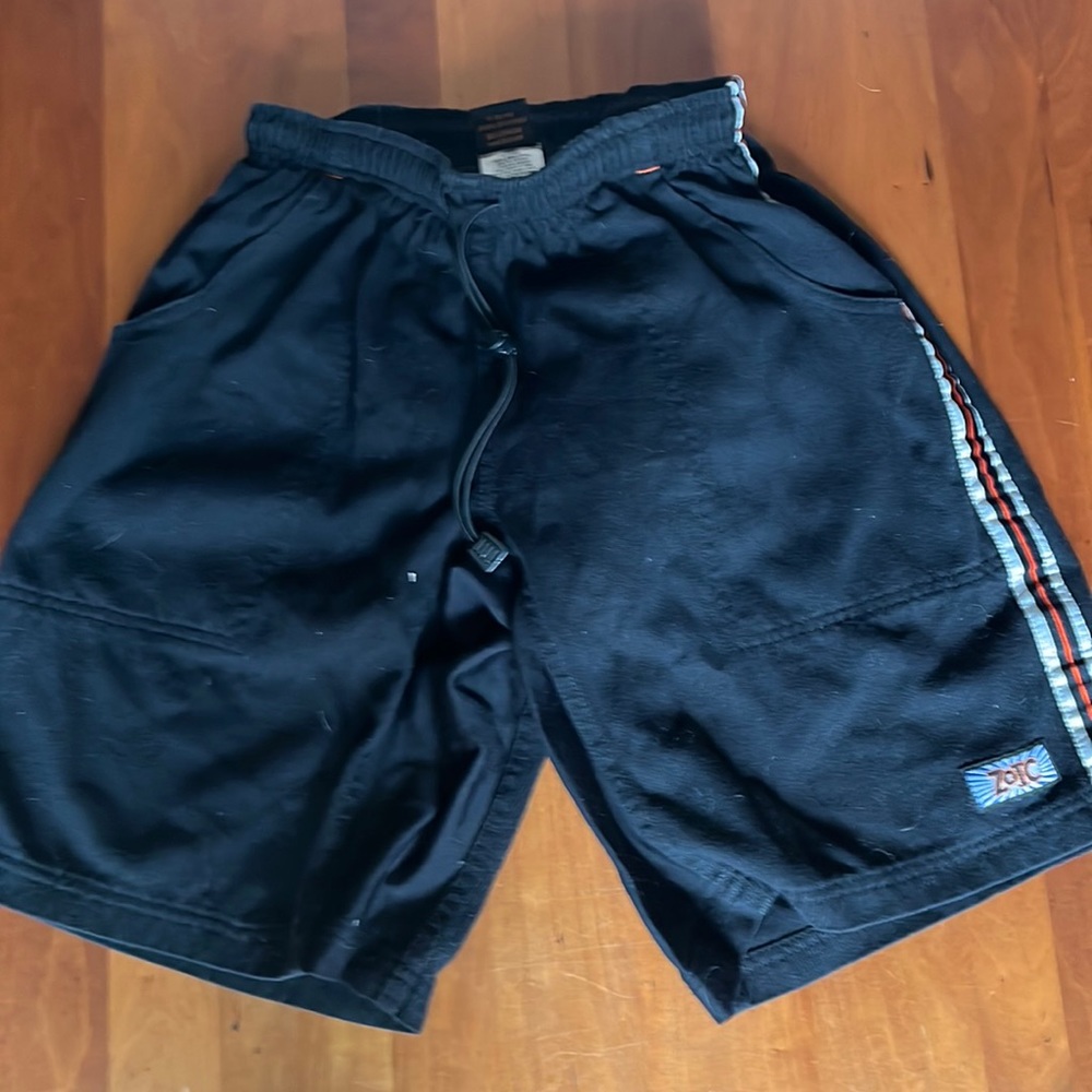 ZOIC Men’s size small mountain cycling shorts. (Unisex really).